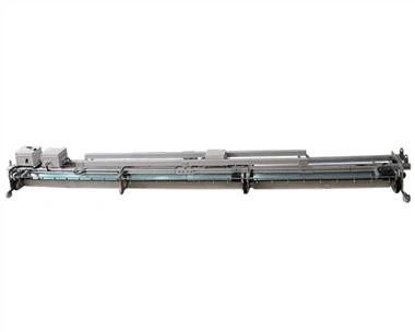 Centralizovaný robot na čistenie solárnych panelov JR4000